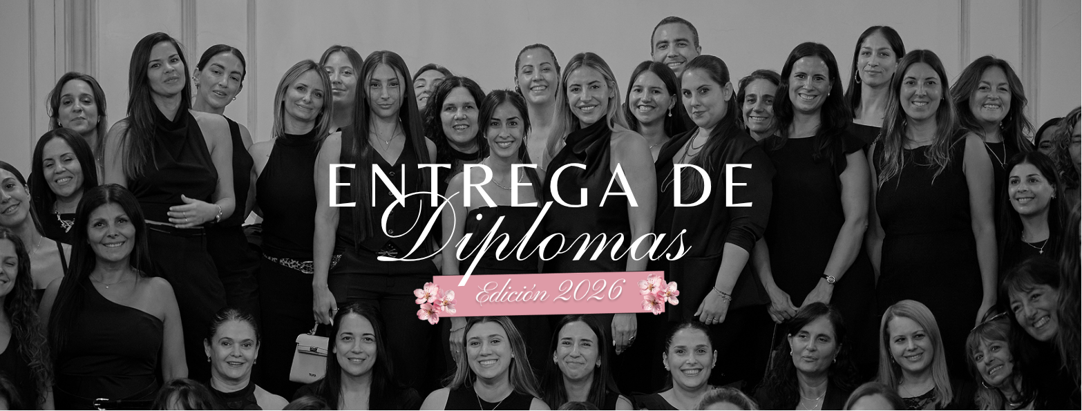 Entrega de Diplomas, edición 2026. Grupo de egresadas de Idílica.
